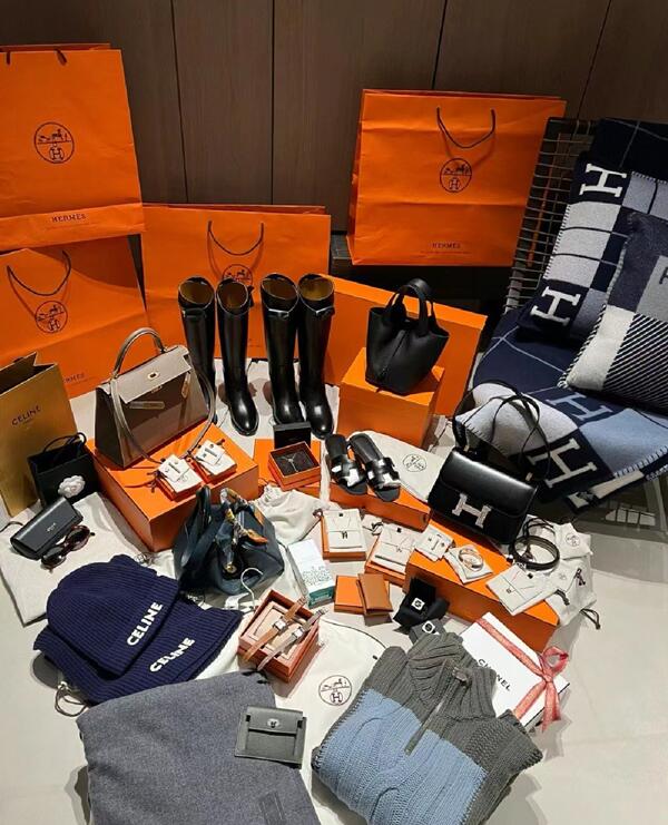 泰州回收奢侈品鞋服.jpg
